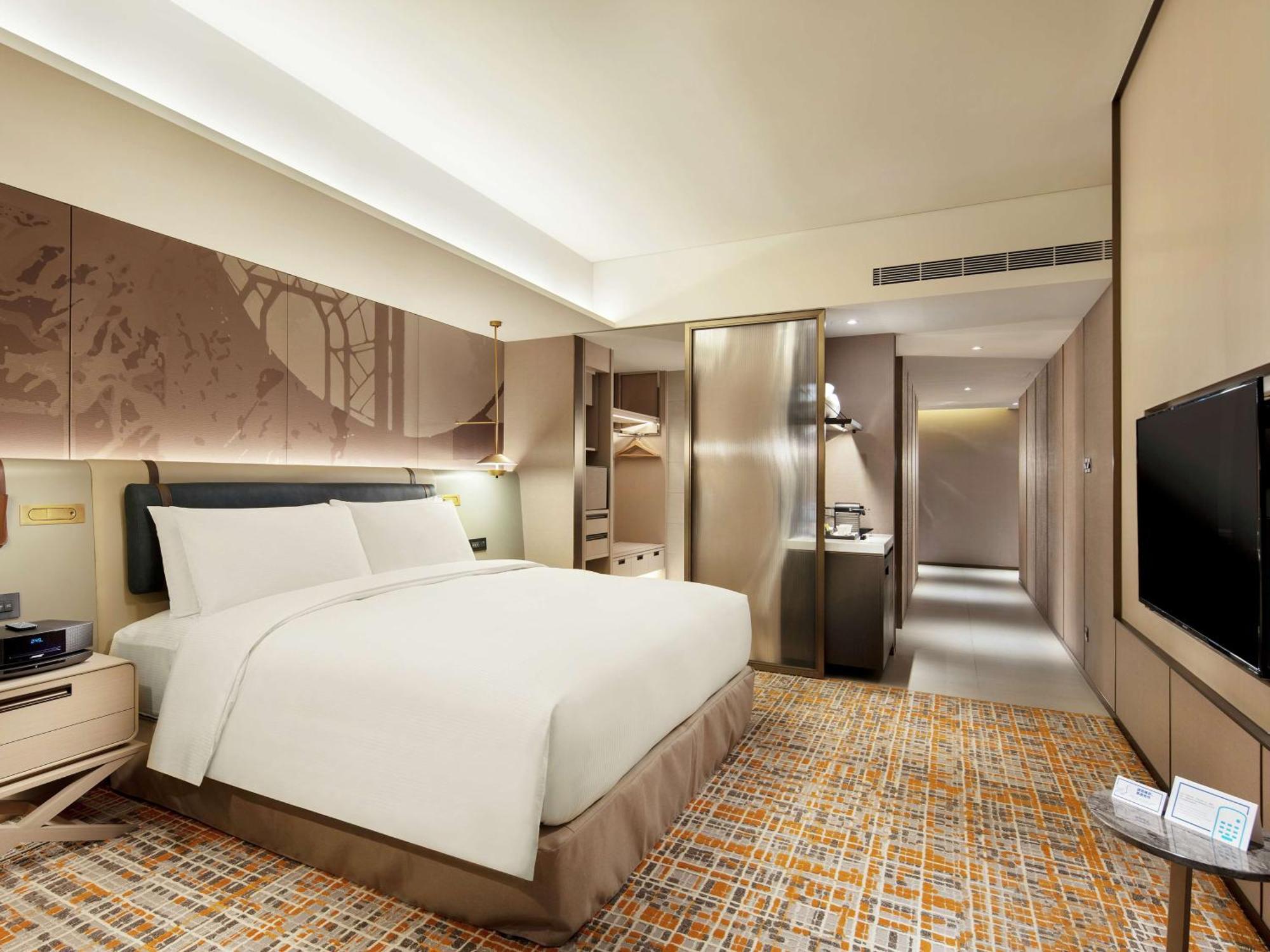 Hilton Taipei Sinban Hotel New Taipei City Exterior photo