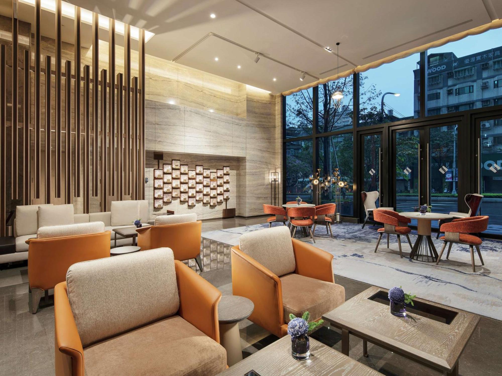 Hilton Taipei Sinban Hotel New Taipei City Exterior photo