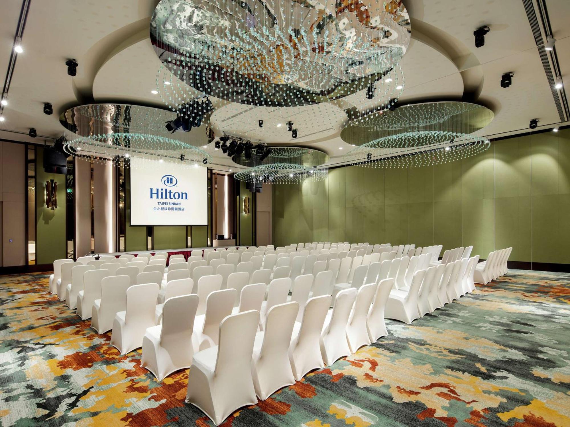 Hilton Taipei Sinban Hotel New Taipei City Exterior photo