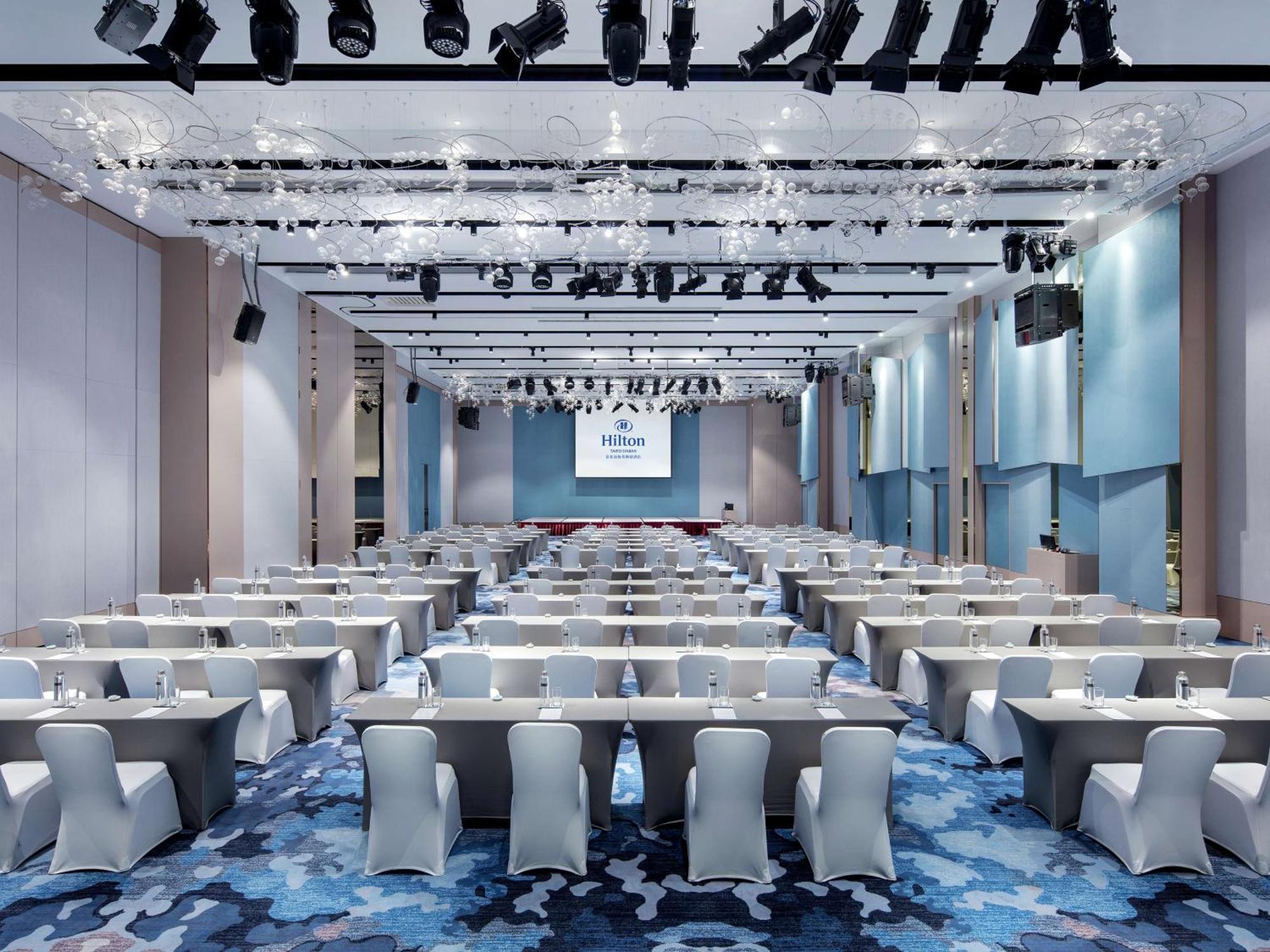 Hilton Taipei Sinban Hotel New Taipei City Exterior photo