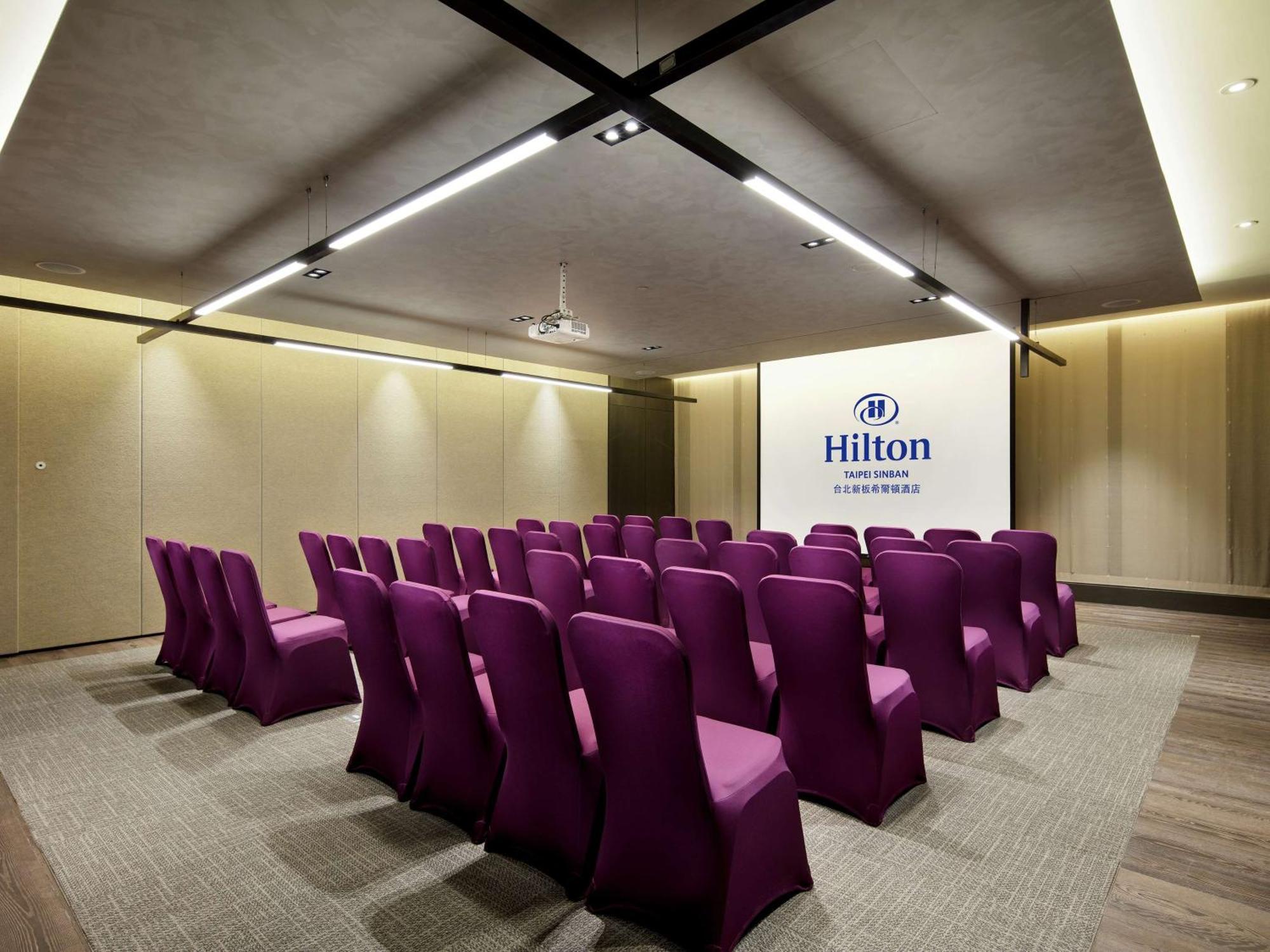 Hilton Taipei Sinban Hotel New Taipei City Exterior photo