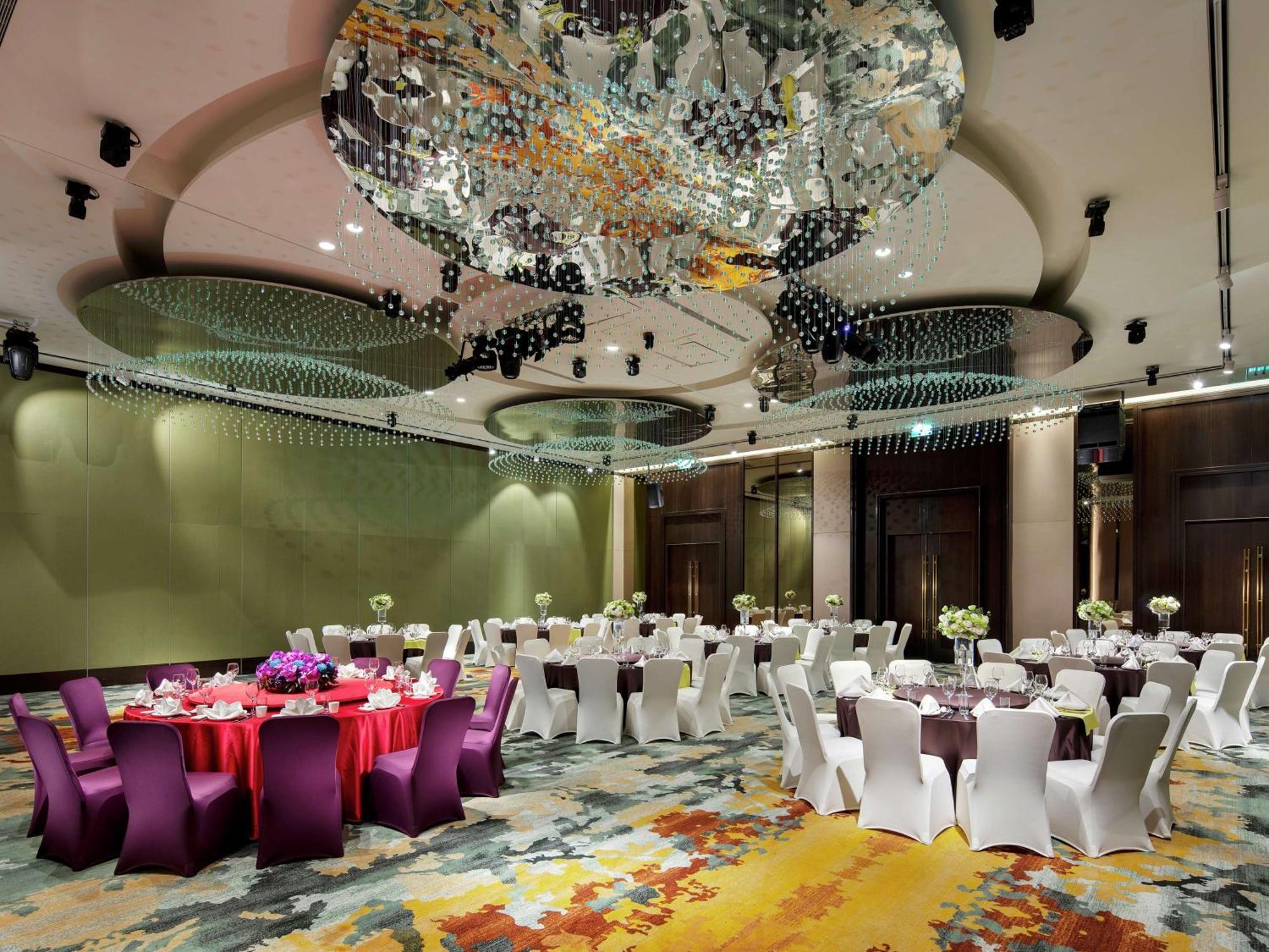 Hilton Taipei Sinban Hotel New Taipei City Exterior photo