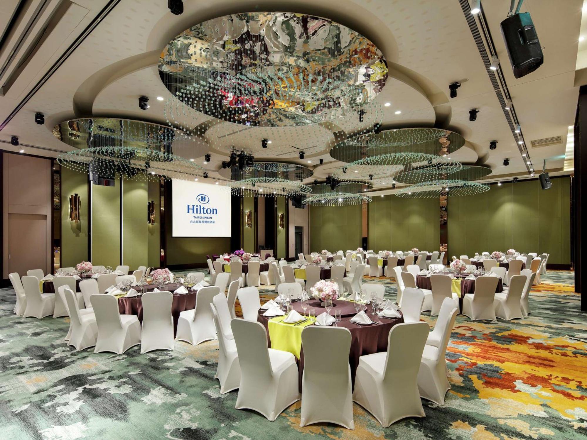 Hilton Taipei Sinban Hotel New Taipei City Exterior photo