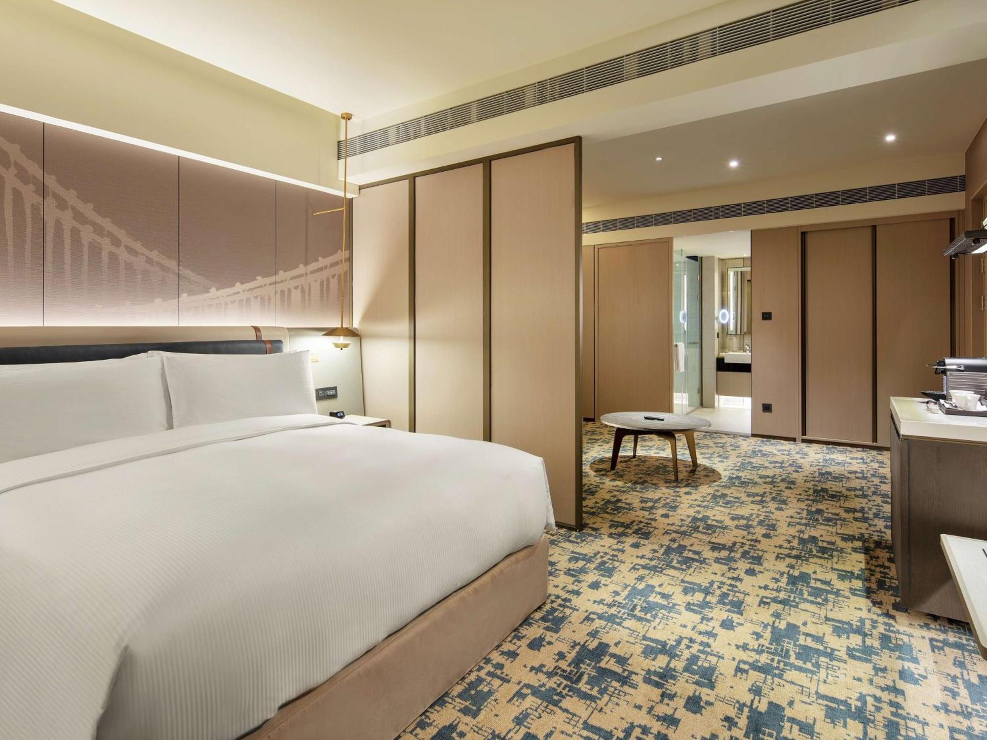 Hilton Taipei Sinban Hotel New Taipei City Exterior photo