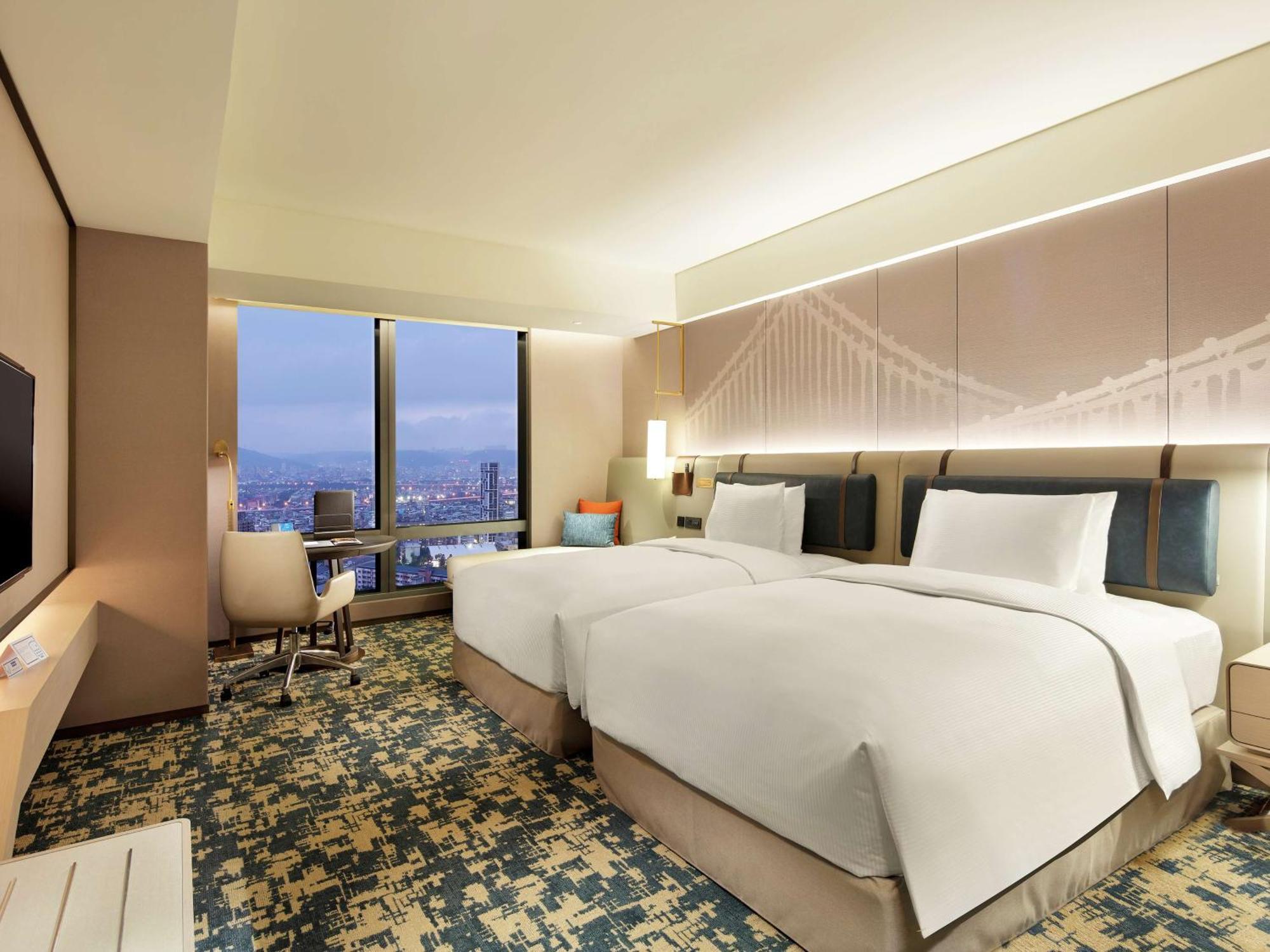 Hilton Taipei Sinban Hotel New Taipei City Exterior photo