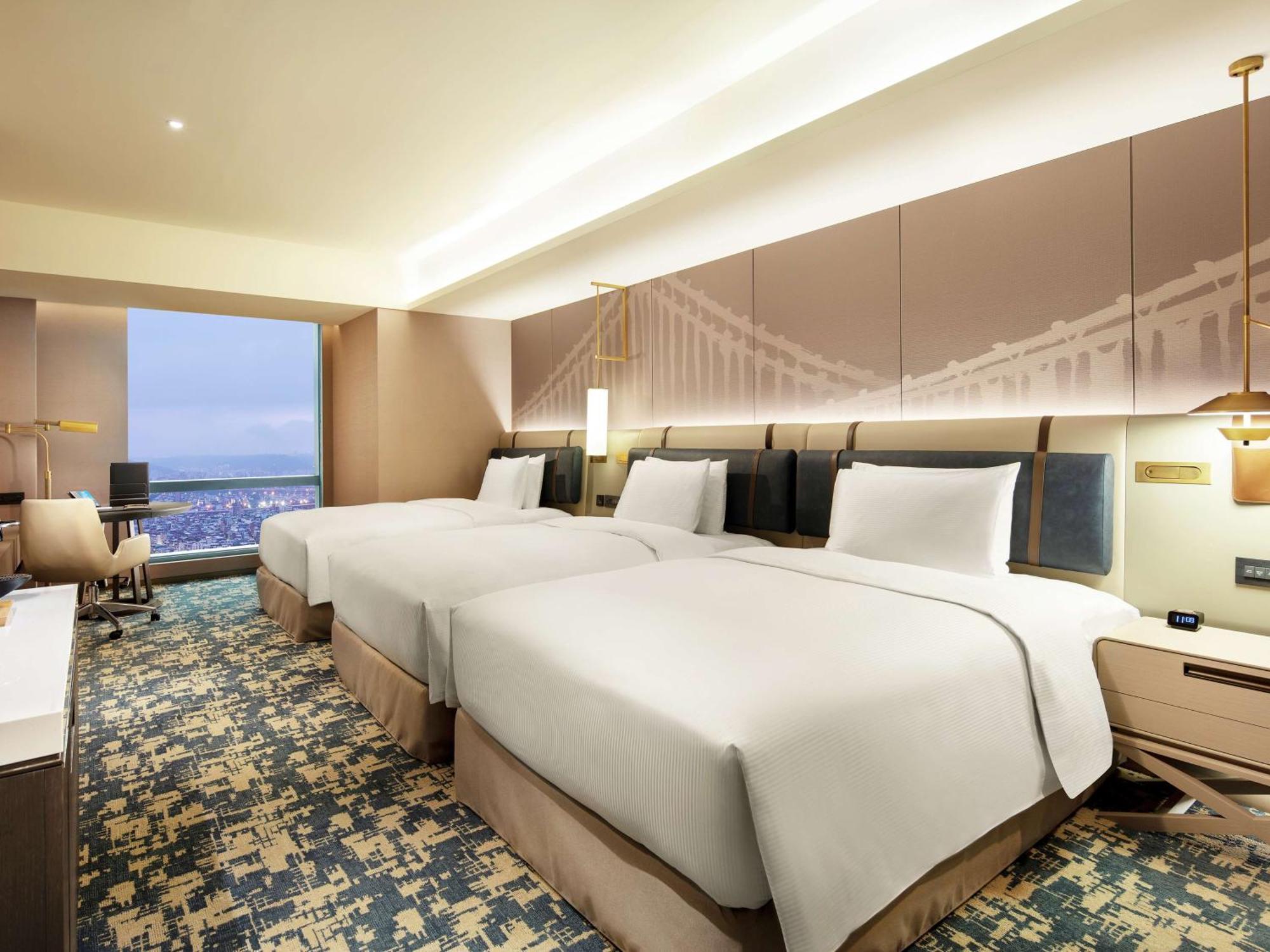 Hilton Taipei Sinban Hotel New Taipei City Exterior photo