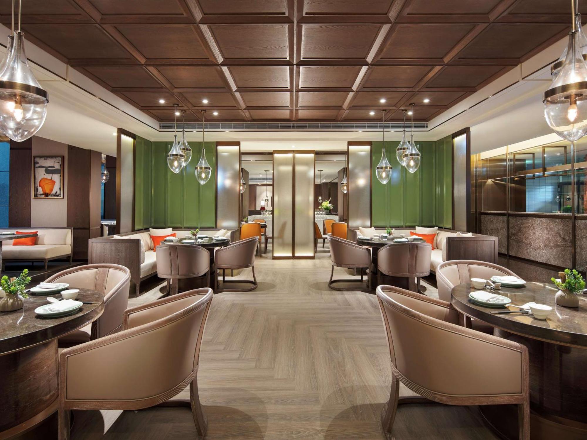 Hilton Taipei Sinban Hotel New Taipei City Exterior photo
