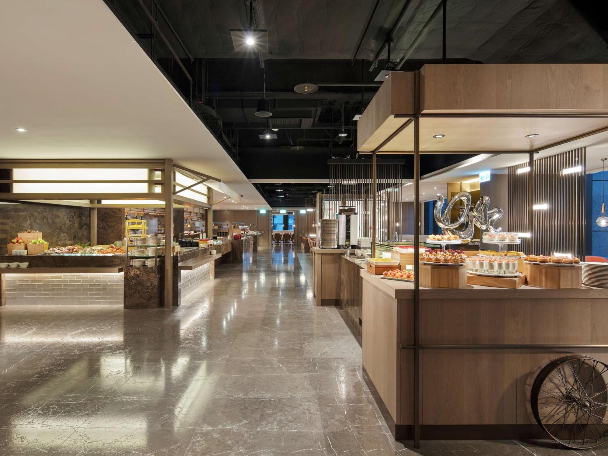 Hilton Taipei Sinban Hotel New Taipei City Exterior photo
