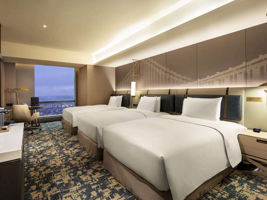 Hilton Taipei Sinban Hotel New Taipei City Room photo